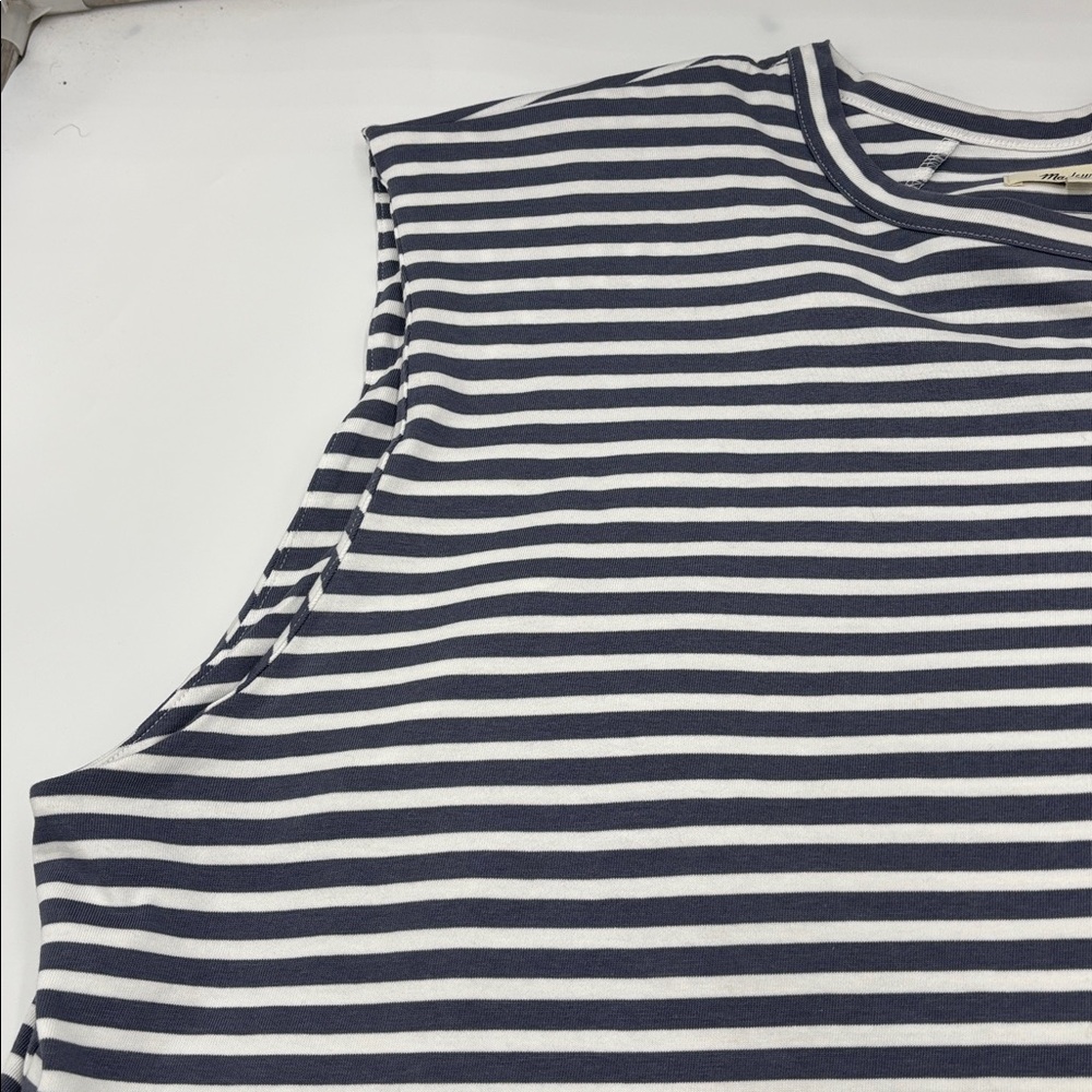 Madewell Structured Muscle Tee - Picture 3 of 6